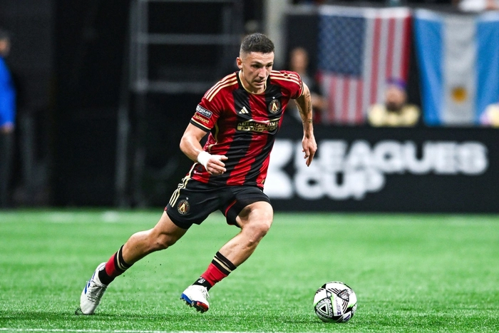 Bartosz Ślisz tranh chấp quyết liệt