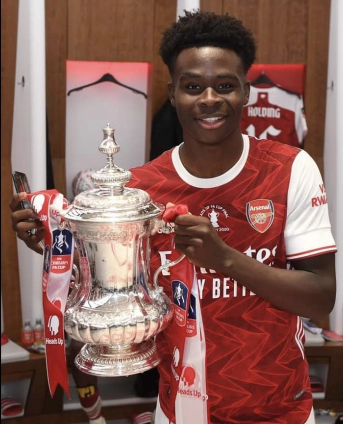 Cầu thủ Anh thi đấu tốc độ cao