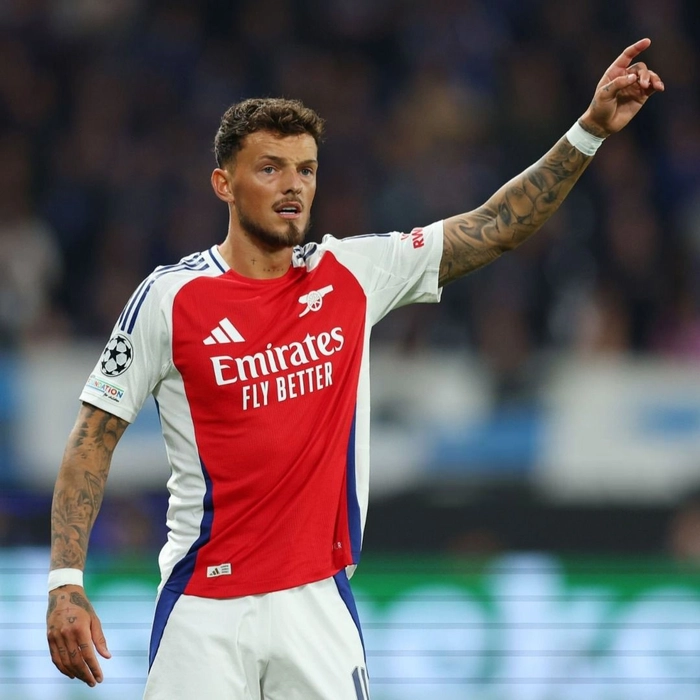 Cầu thủ Arsenal tham gia phòng ngự