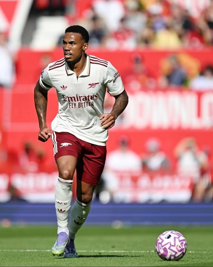 Cầu thủ Brazil ra sân thi đấu