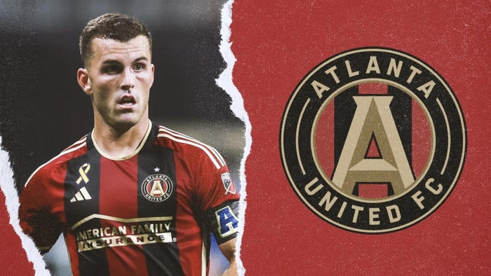 Cầu thủ MLS tham gia tình huống lên bóng