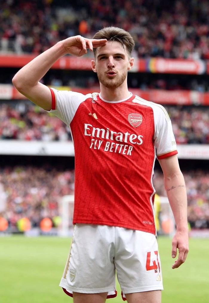 Cầu thủ bóng đá Anh ra sân thi đấu