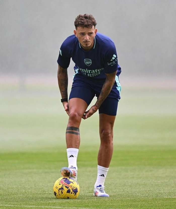 Cầu thủ phòng ngự Arsenal trong trận đấu