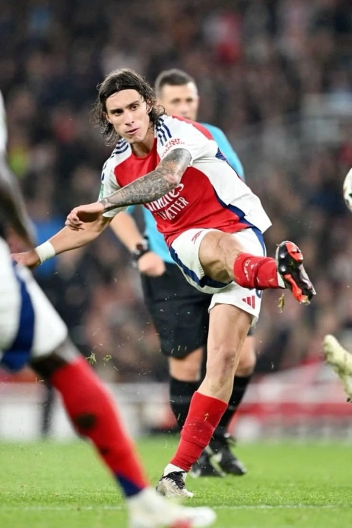 Cầu thủ phòng ngự kiểm soát không gian