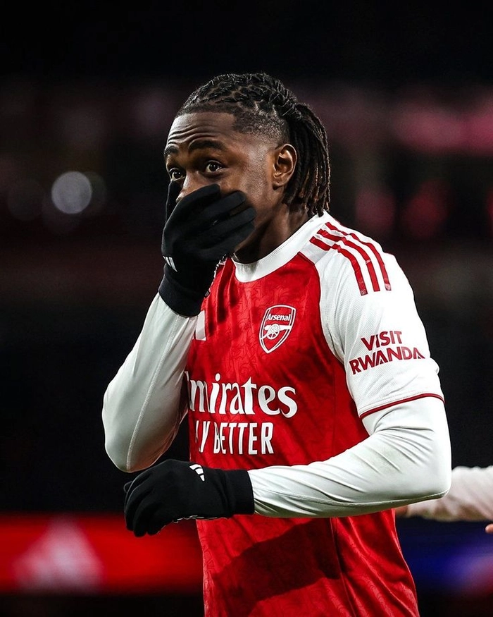 Cầu thủ sáng tạo thi đấu trên sân