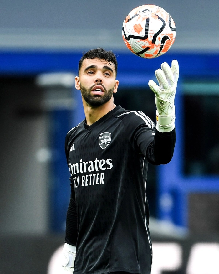 David Raya Arsenal trong trận đấu chính thức