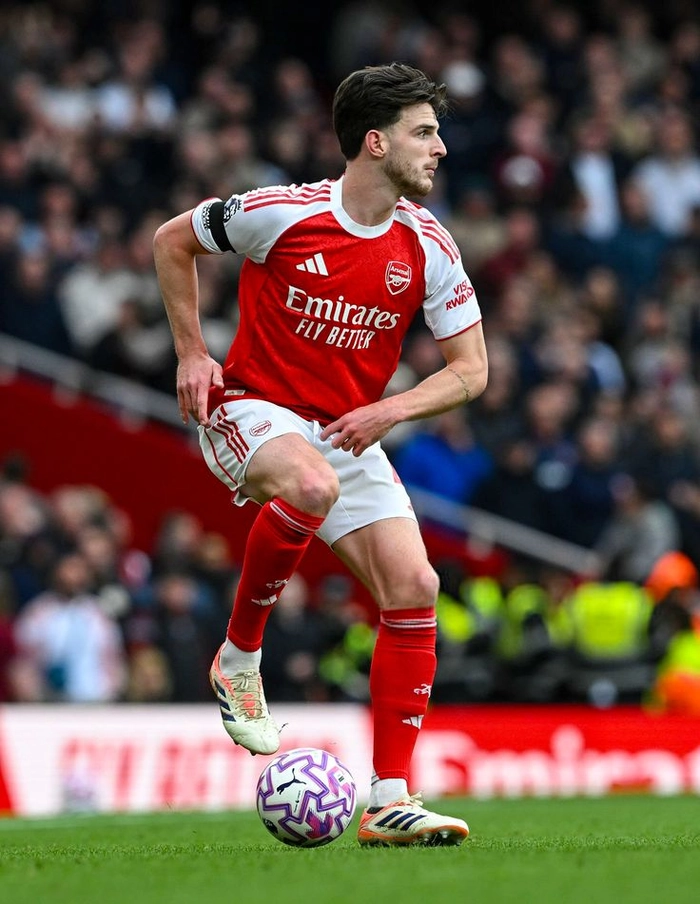 Declan Rice trong tình huống pressing