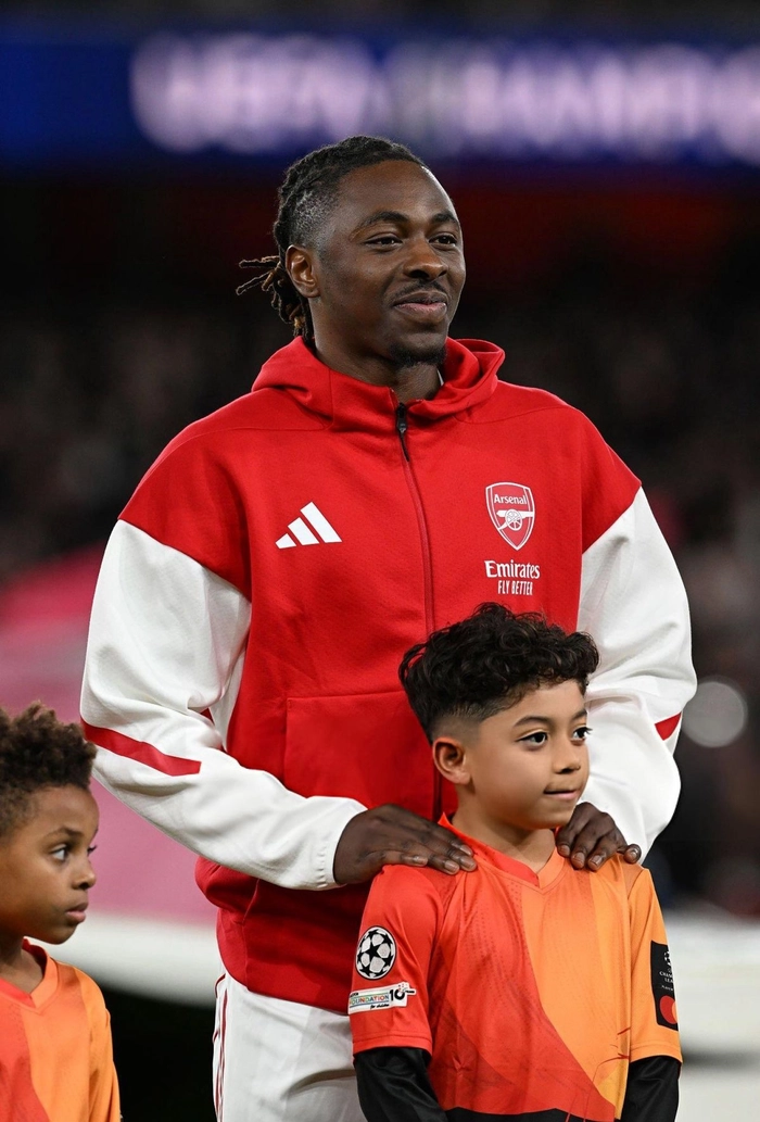 Eberechi Eze đội hiện tại thi đấu