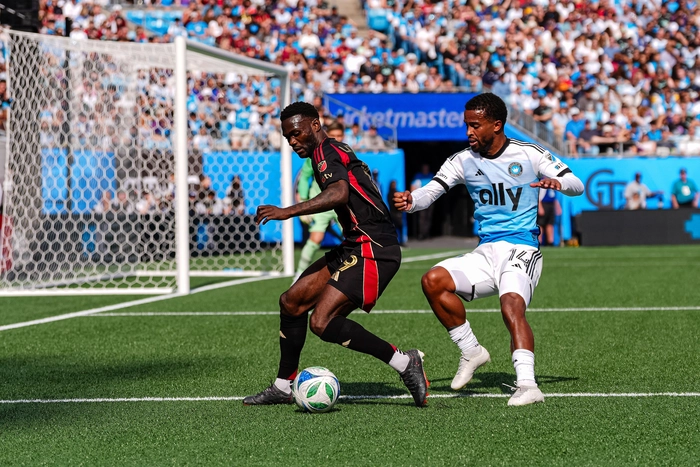 Emmanuel Latte Lath trong trận đấu chính thức