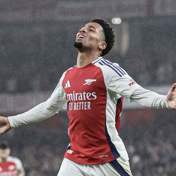 Ethan Nwaneri Arsenal trong màu áo CLB