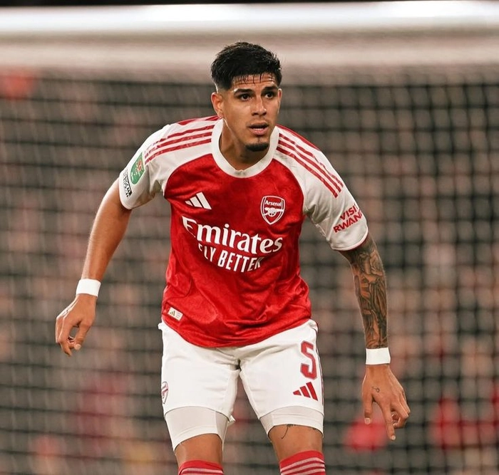 Hậu vệ thi đấu tập trung