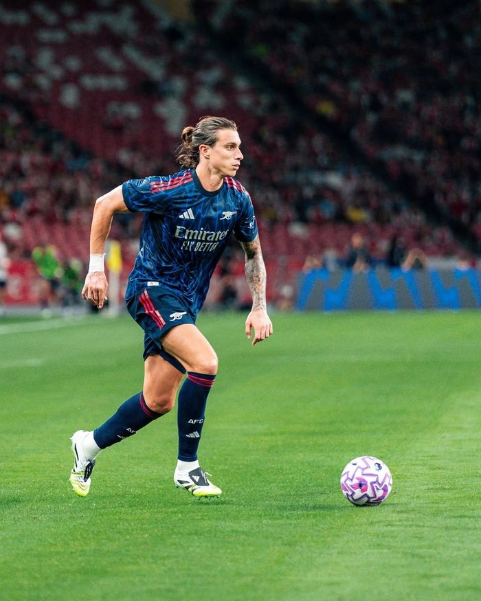 Hậu vệ thi đấu tập trung