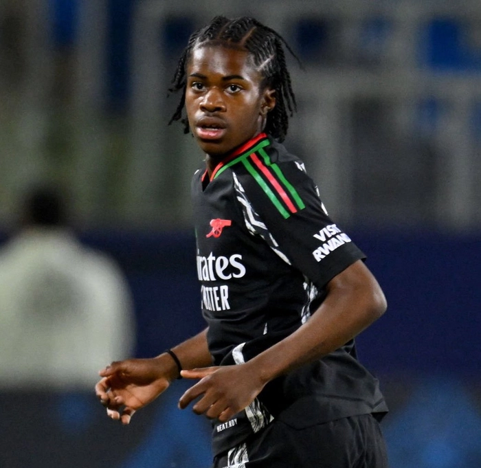 Josh Nichols Arsenal trong trận đấu