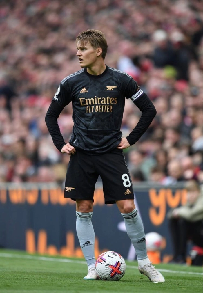 Martin Odegaard dẫn dắt tuyến giữa