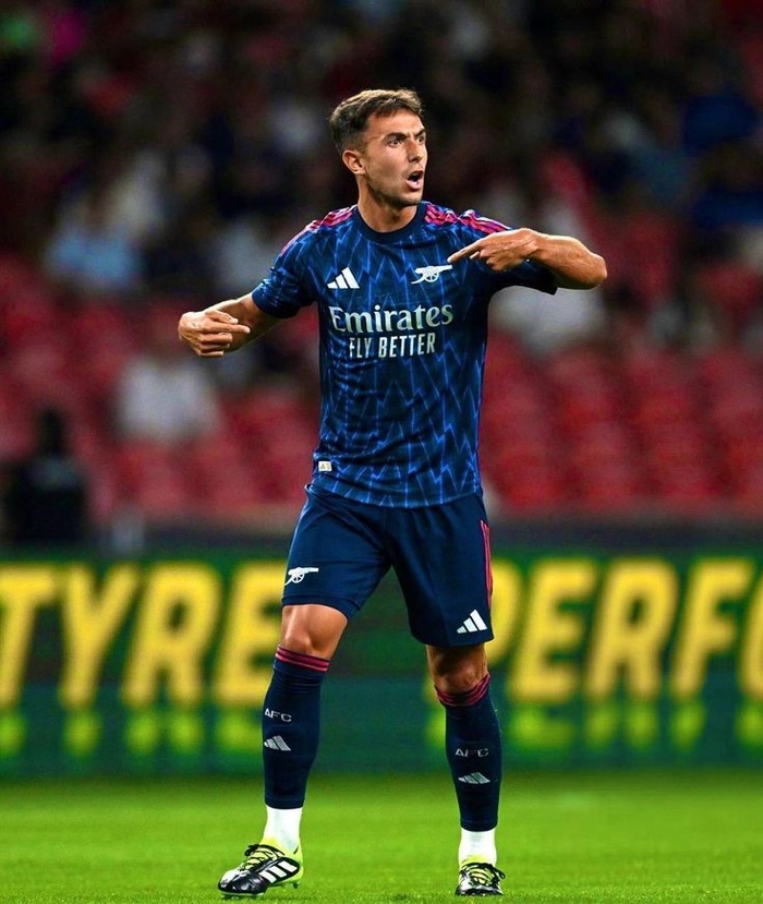 Martin Zubimendi Arsenal trên sân đấu