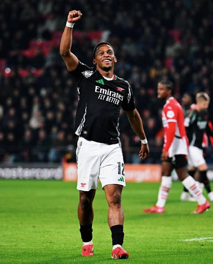 Timber Jurrien trong trận đấu chính thức