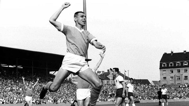 Timo Konietzka - Borussia Dortmund ghi bàn thắng đầu tiên