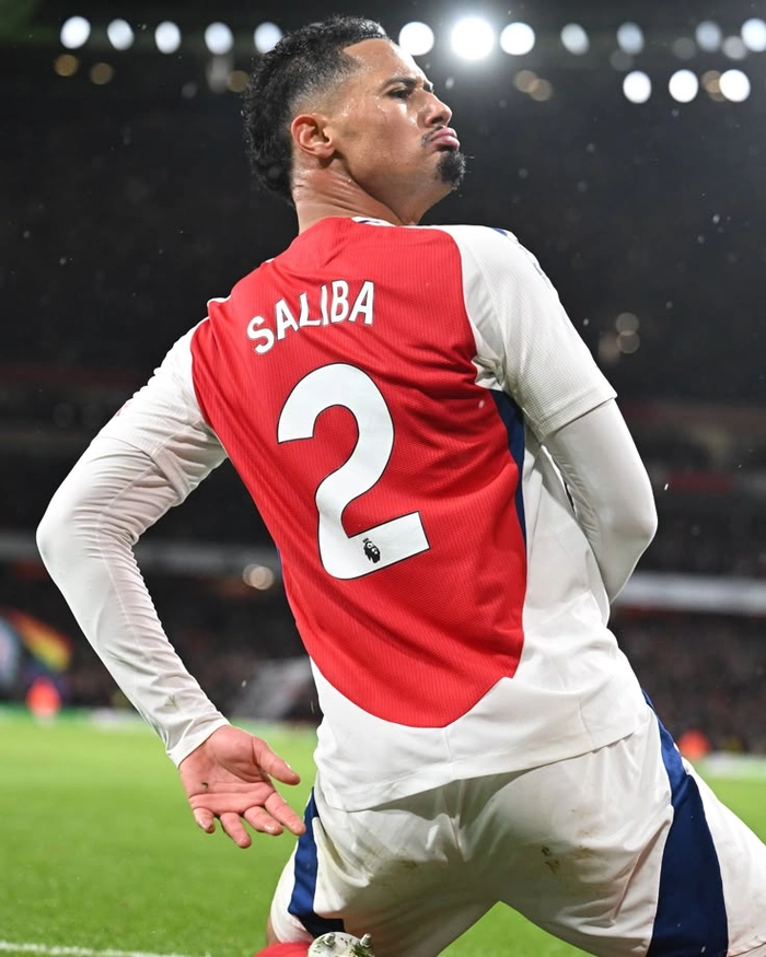 William Saliba – Bức tường thép nơi hàng thủ Arsenal