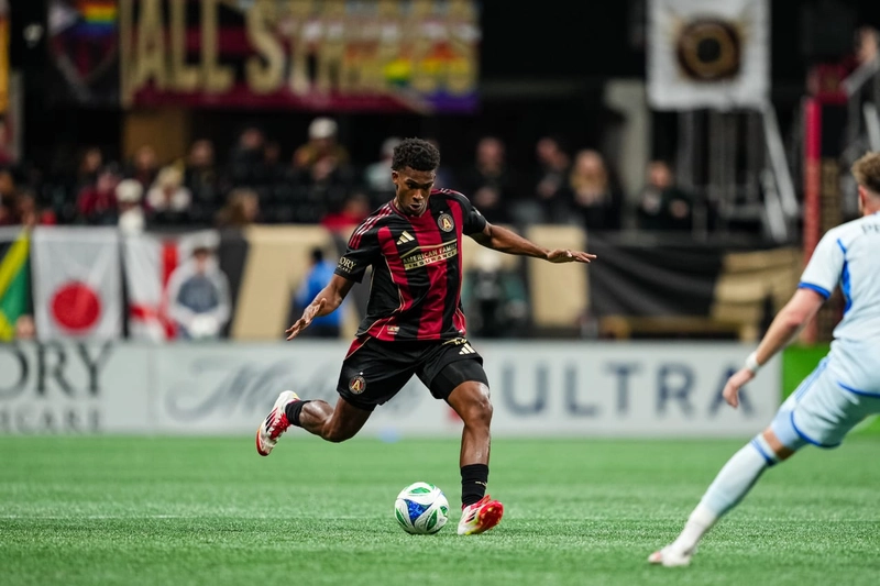 edwards matthew trong màu áo câu lạc bộ